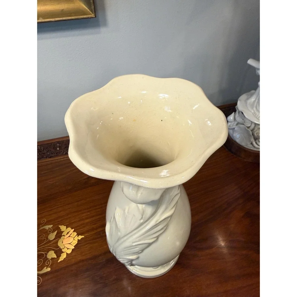 The Unbranded Brand vintage cream